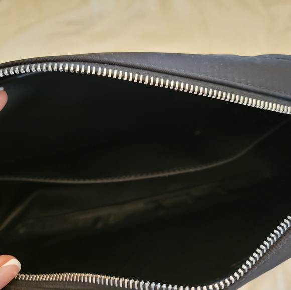 Valentino Garavani VLogo crossbody bag nylon and leather - Picture 11 of 12